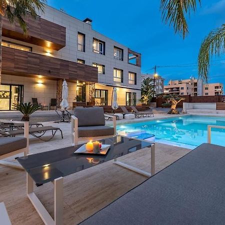 Lusso E Relax Con Piscina A 2 Minuti Dal Mare Lägenhet Miami Playa Exteriör bild