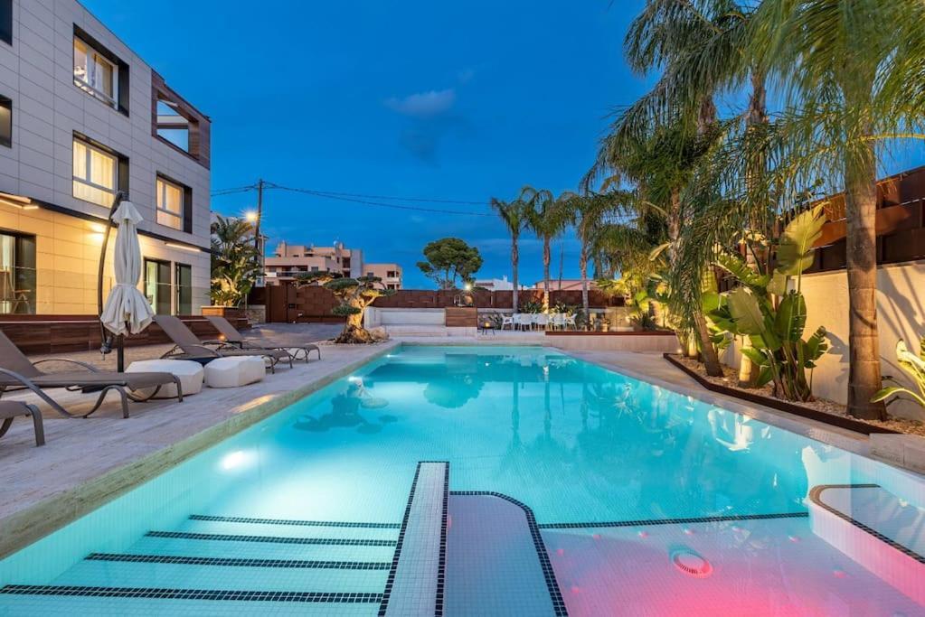 Lusso E Relax Con Piscina A 2 Minuti Dal Mare Lägenhet Miami Playa Exteriör bild