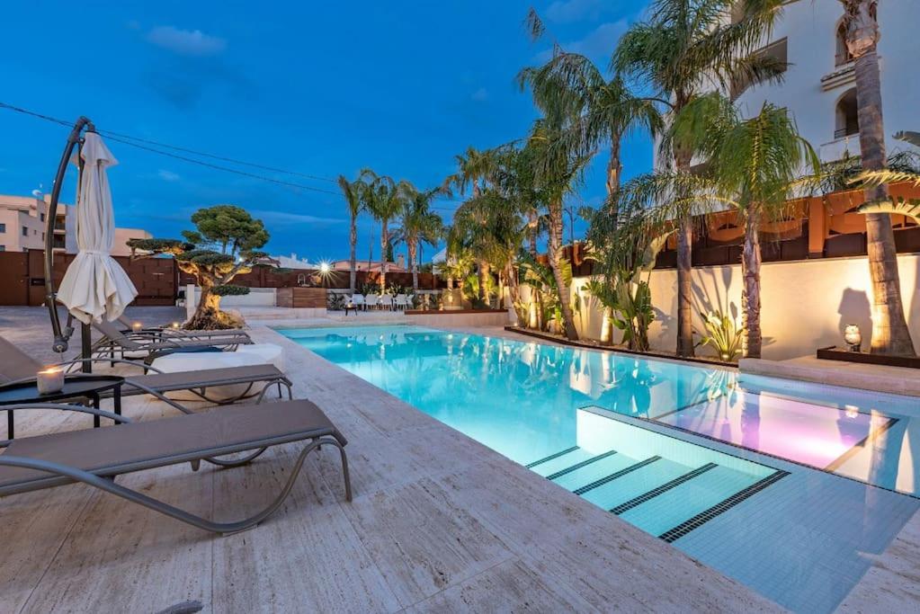 Lusso E Relax Con Piscina A 2 Minuti Dal Mare Lägenhet Miami Playa Exteriör bild