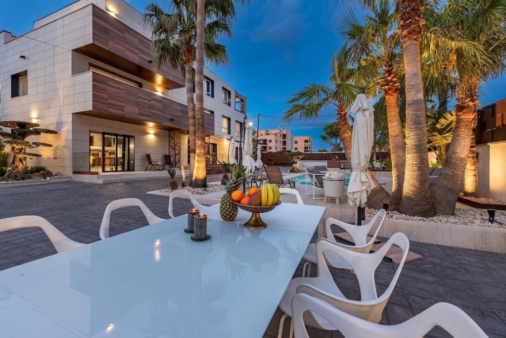 Lusso E Relax Con Piscina A 2 Minuti Dal Mare Lägenhet Miami Playa Exteriör bild