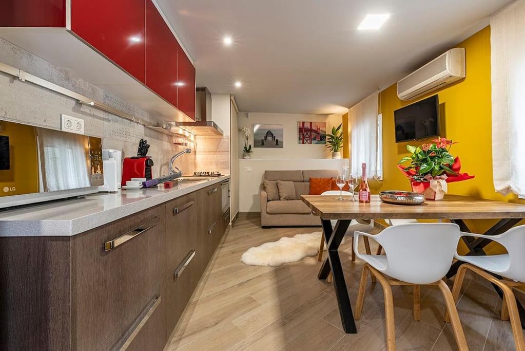 Lusso E Relax Con Piscina A 2 Minuti Dal Mare Lägenhet Miami Playa Exteriör bild