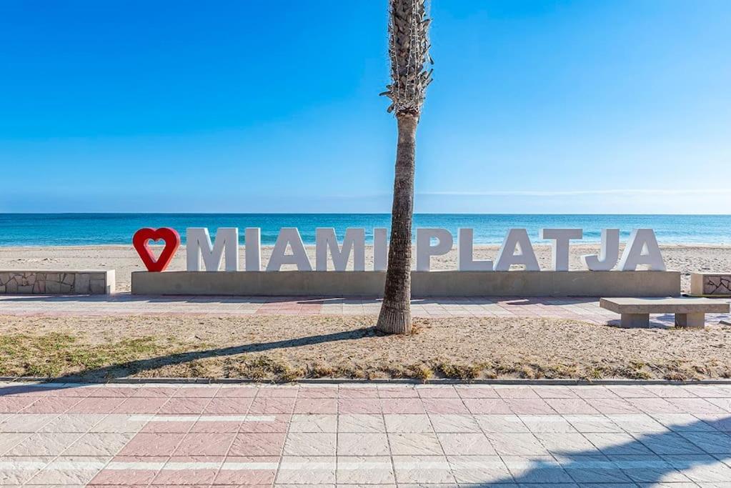 Lusso E Relax Con Piscina A 2 Minuti Dal Mare Lägenhet Miami Playa Exteriör bild