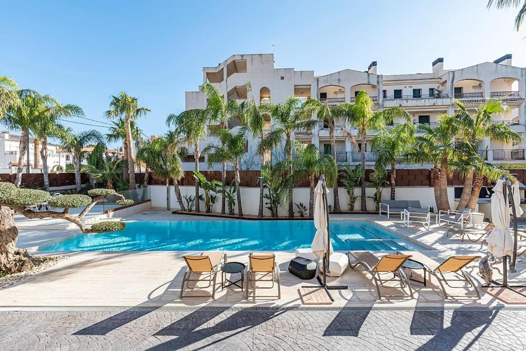 Lusso E Relax Con Piscina A 2 Minuti Dal Mare Lägenhet Miami Playa Exteriör bild